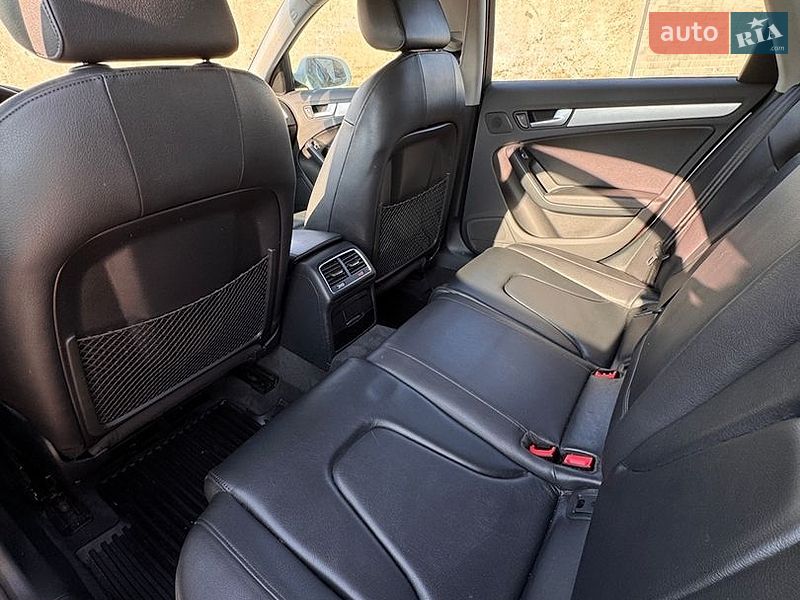 Седан Audi A4 2015 в Стрые