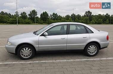 Седан Audi A4 1999 в Буче