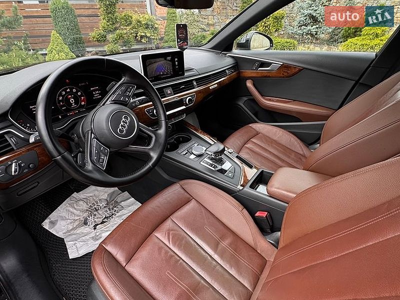 Седан Audi A4 2019 в Стрию