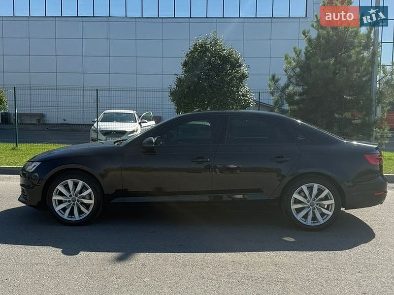Седан Audi A4 2016 в Києві