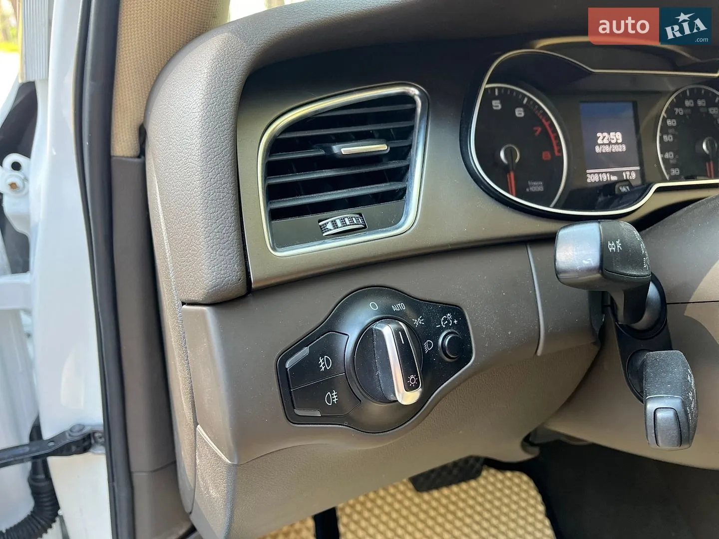 2012 Audi A4 - мініатюра 29