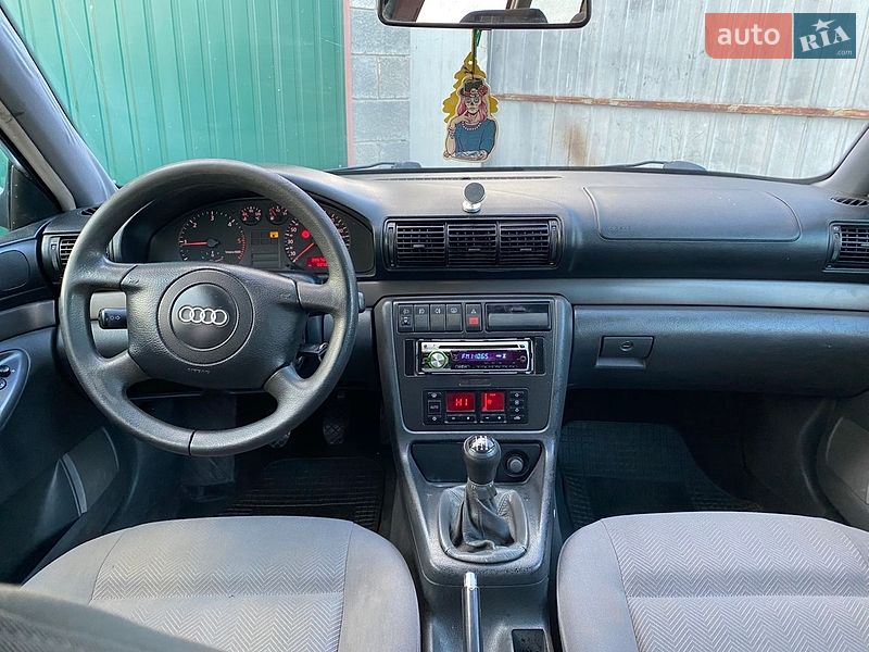 Універсал Audi A4 1998 в Рокитному
