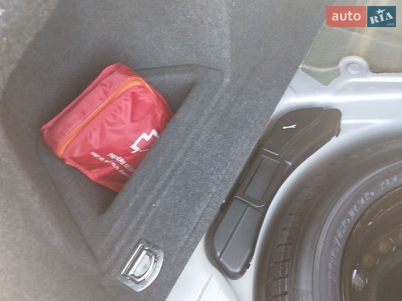 Седан Audi A4 2006 в Казатине