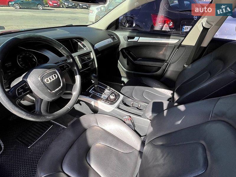 Седан Audi A4 2010 в Каменец-Подольском