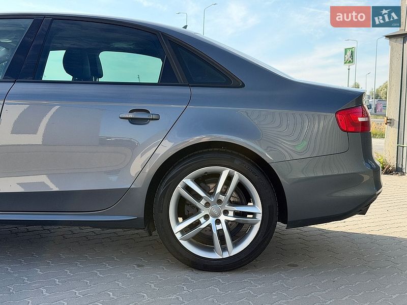 Седан Audi A4 2015 в Львові