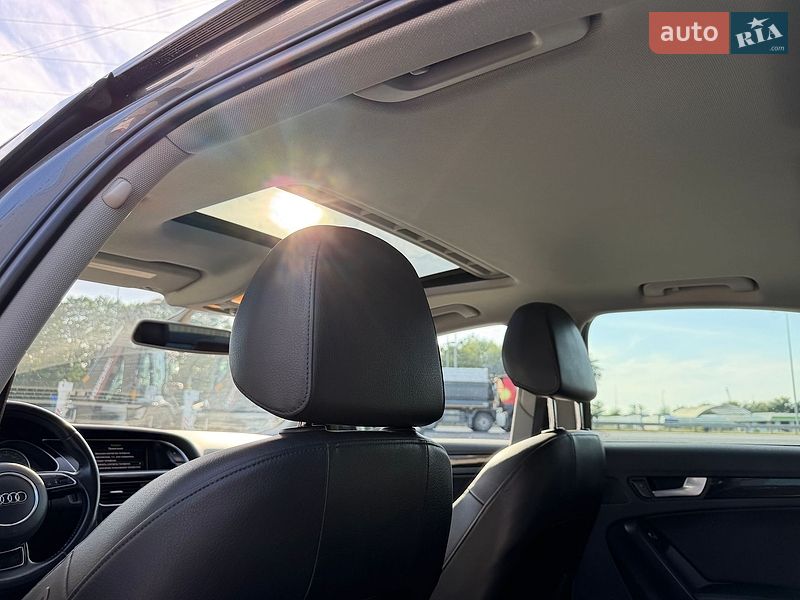 Седан Audi A4 2015 в Львові