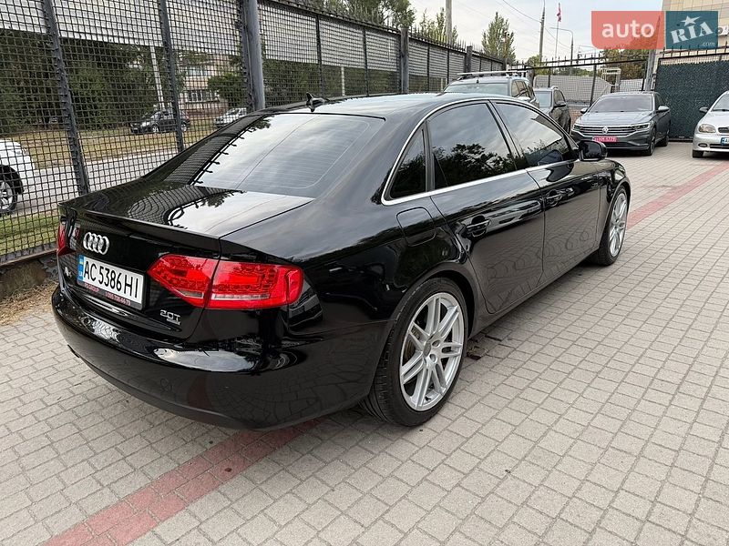 Седан Audi A4 2011 в Запорожье