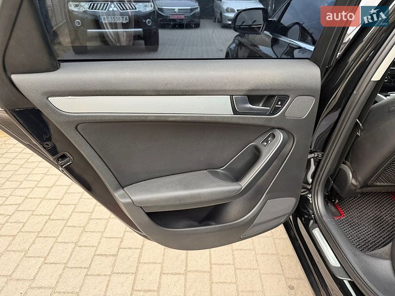 Седан Audi A4 2011 в Запорожье