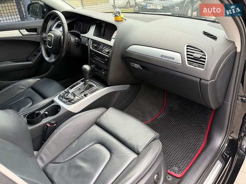 Седан Audi A4 2011 в Запорожье