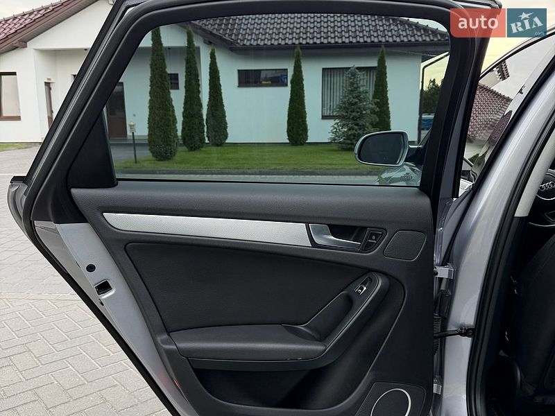 Седан Audi A4 2015 в Львові