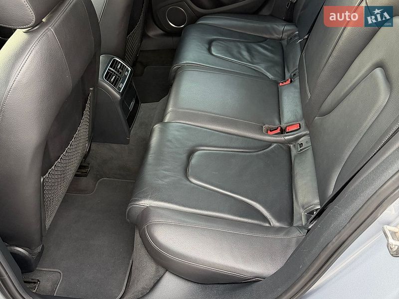 Седан Audi A4 2015 в Львові