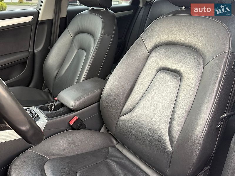 Седан Audi A4 2015 в Львові