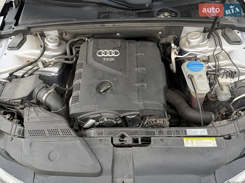 Седан Audi A4 2015 в Львові
