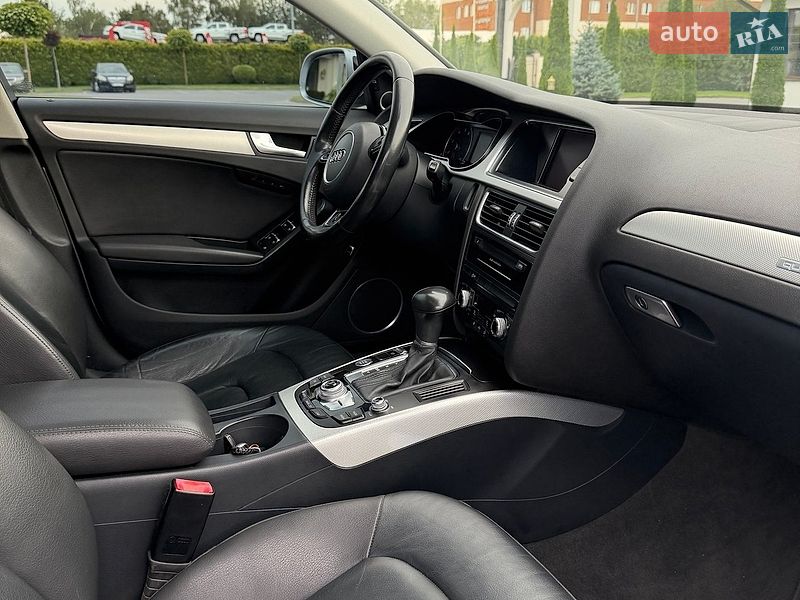 Седан Audi A4 2015 в Львові
