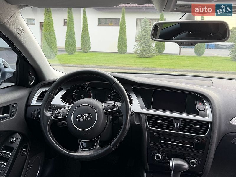 Седан Audi A4 2015 в Львові