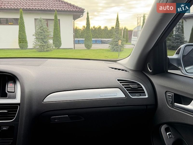 Седан Audi A4 2015 в Львові