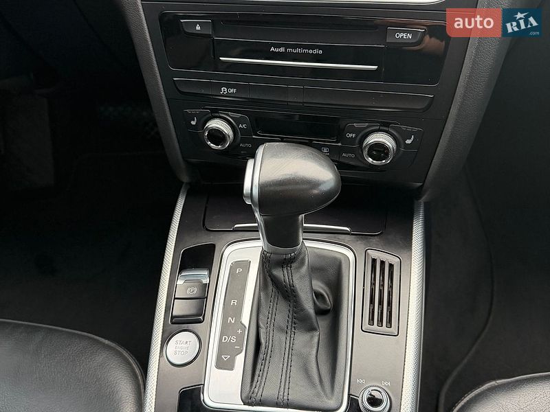 Седан Audi A4 2015 в Львові