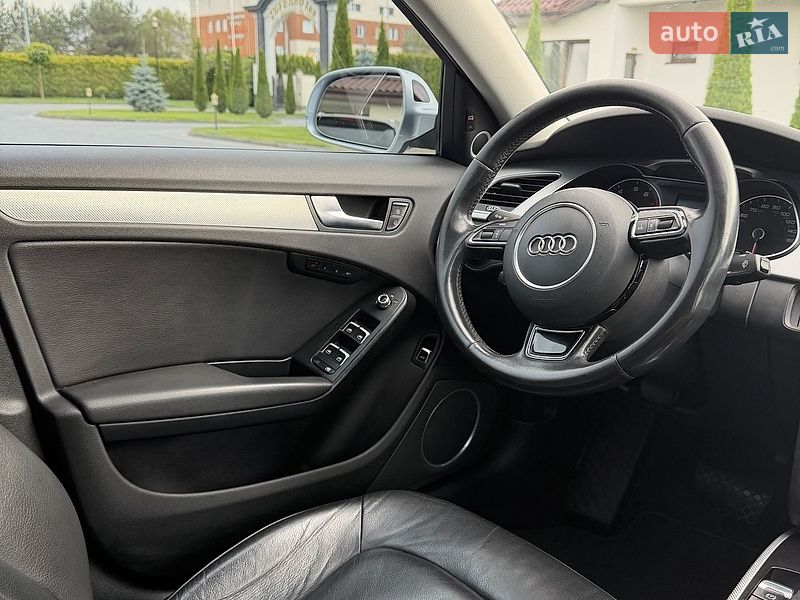 Седан Audi A4 2015 в Львові