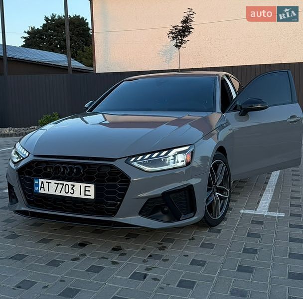 Седан Audi A4 2022 в Коломые