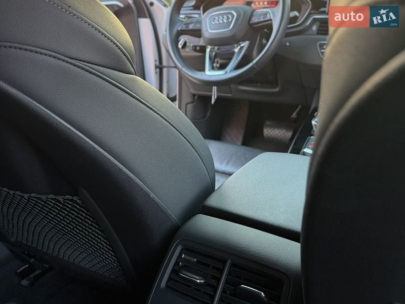 Седан Audi A4 2022 в Коломые