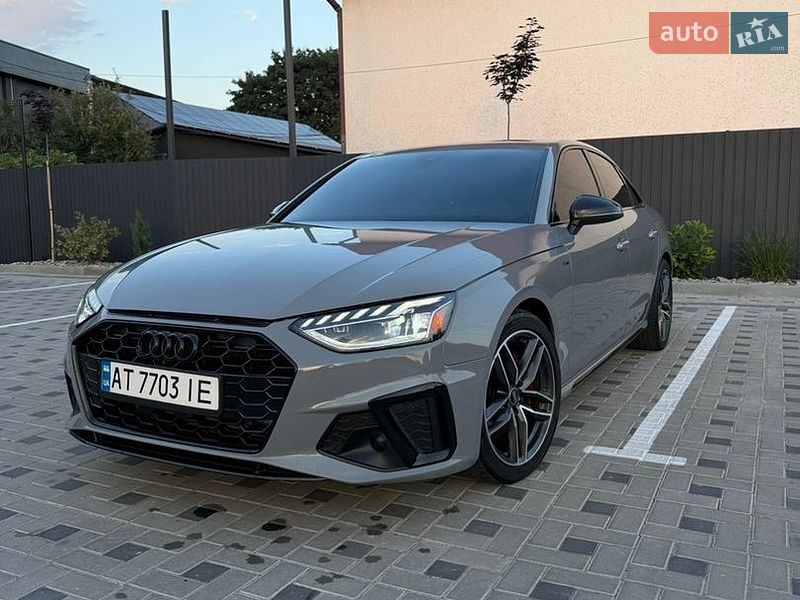 Седан Audi A4 2022 в Коломые