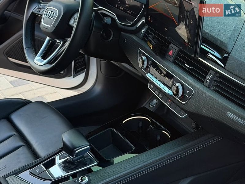Седан Audi A4 2022 в Коломые