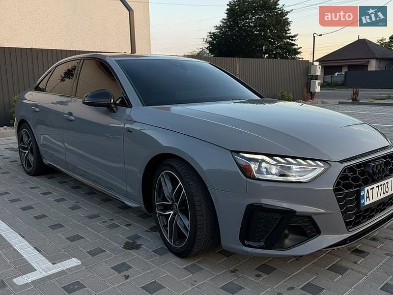 Седан Audi A4 2022 в Коломые