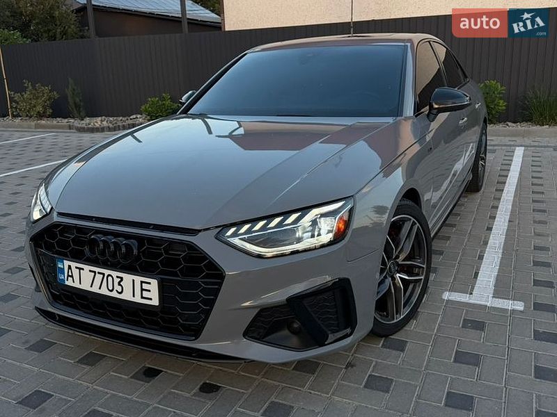 Седан Audi A4 2022 в Коломые