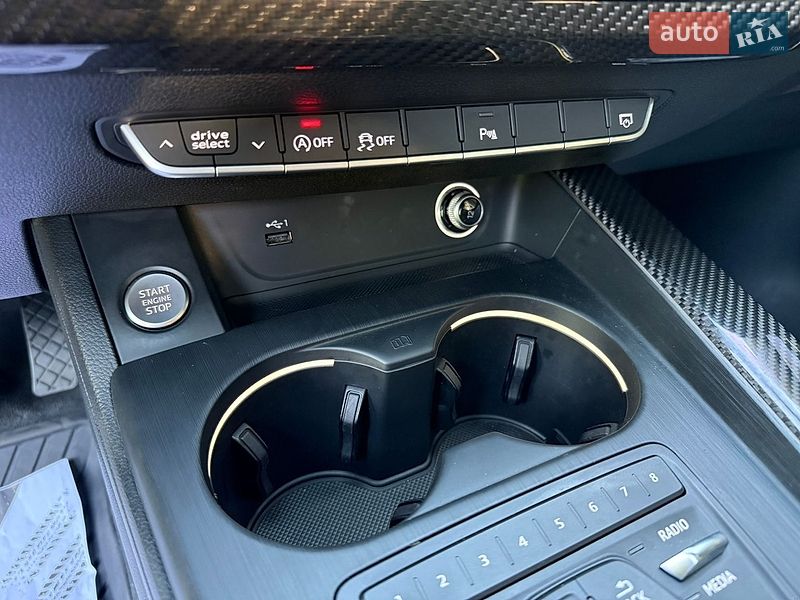 Седан Audi A4 2018 в Стрые