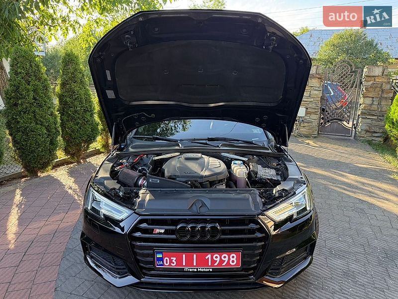 Седан Audi A4 2018 в Стрые