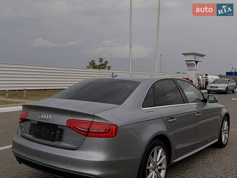 Седан Audi A4 2015 в Миколаєві