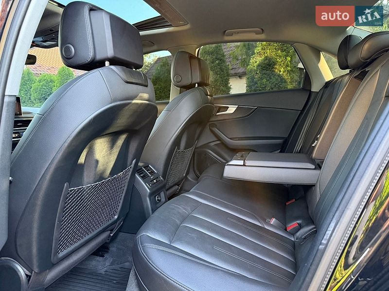 Седан Audi A4 2018 в Стрию