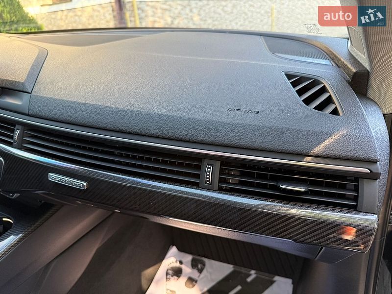 Седан Audi A4 2018 в Стрию