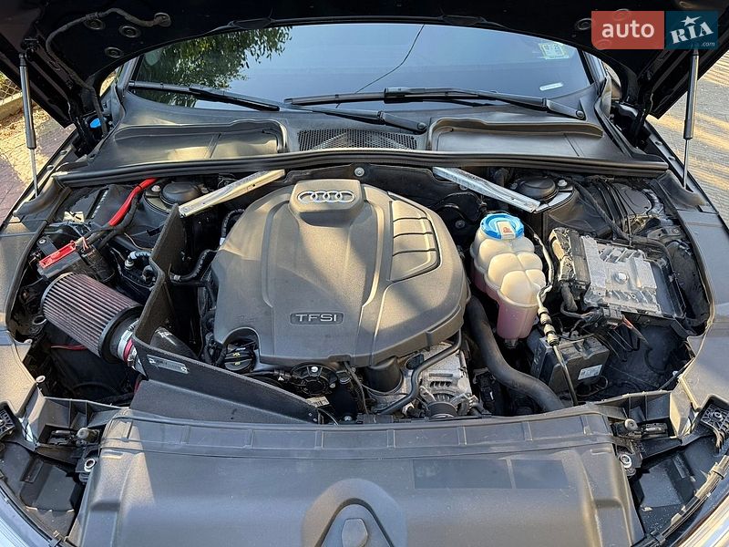 Седан Audi A4 2018 в Стрию