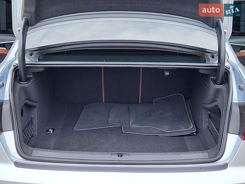 Седан Audi A4 2022 в Вінниці