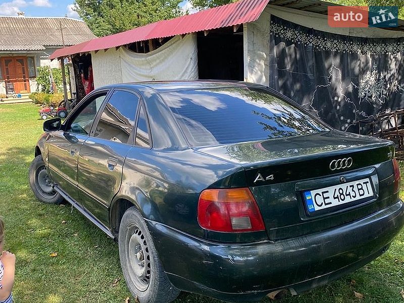 Седан Audi A4 1996 в Іспасі
