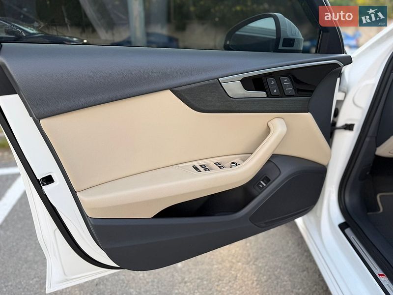 Седан Audi A4 2020 в Киеве