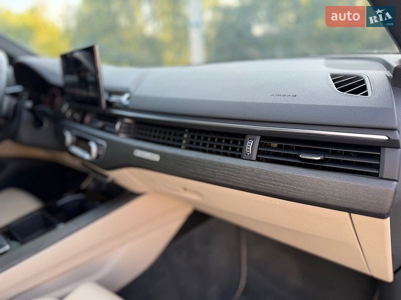 Седан Audi A4 2020 в Киеве