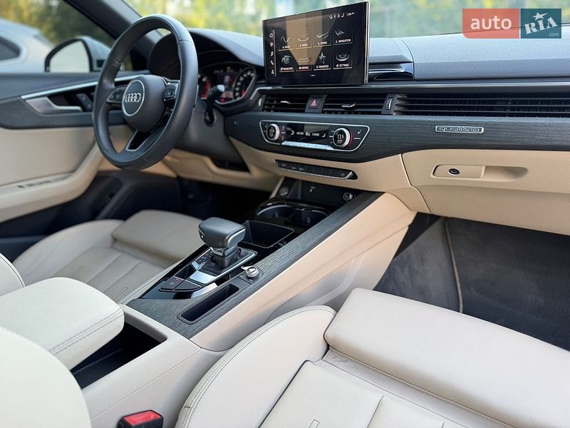 Седан Audi A4 2020 в Киеве
