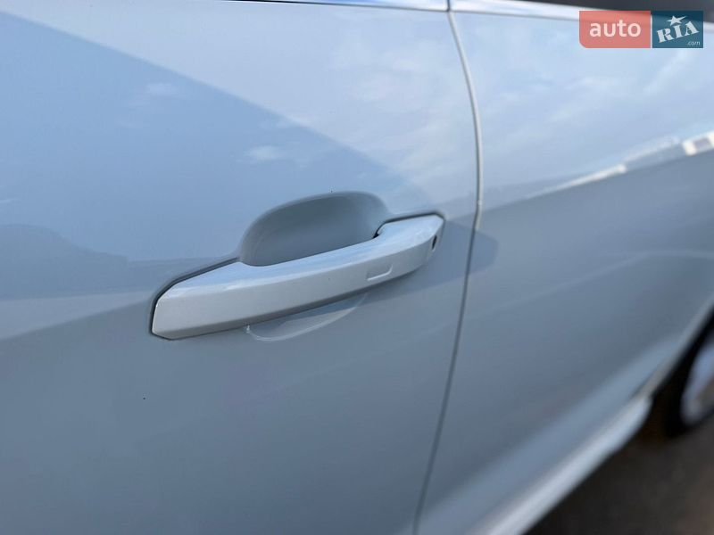 Седан Audi A4 2020 в Киеве