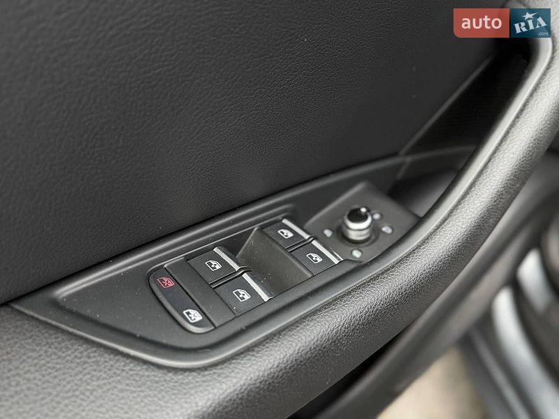 Седан Audi A4 2016 в Львове