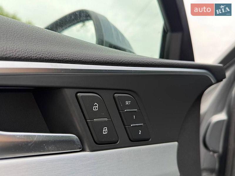 Седан Audi A4 2016 в Львове