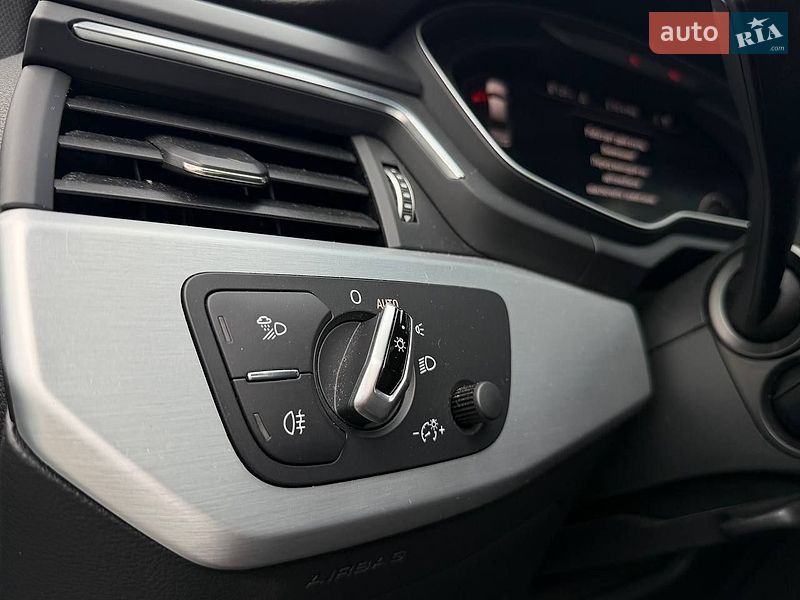 Седан Audi A4 2016 в Львове