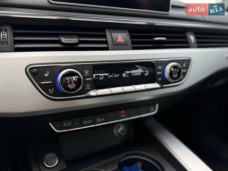 Седан Audi A4 2016 в Львове
