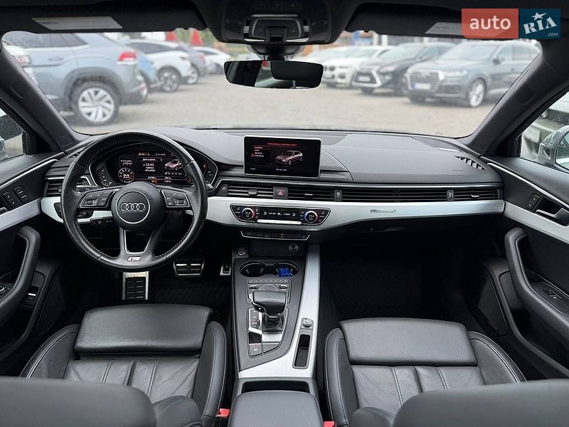 Седан Audi A4 2016 в Львове