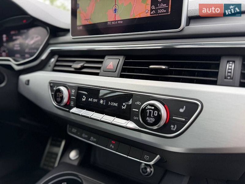 Седан Audi A4 2016 в Львове