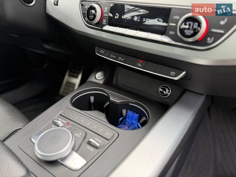 Седан Audi A4 2016 в Львове