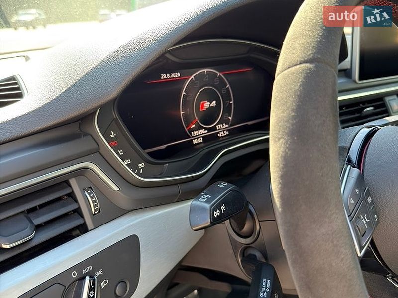 Седан Audi A4 2016 в Виннице