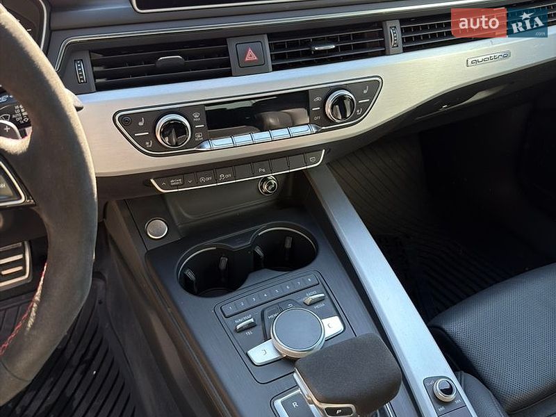Седан Audi A4 2016 в Виннице