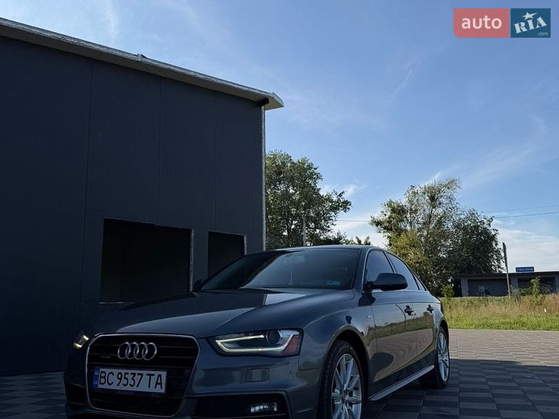 Седан Audi A4 2015 в Самборі